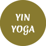 Goldener Kreis mit Aufschrift Yin Yoga