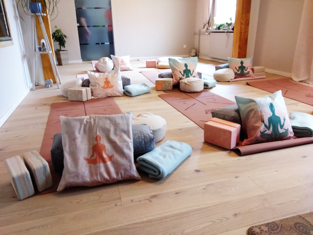 Yin Yoga Zubehör im Studio